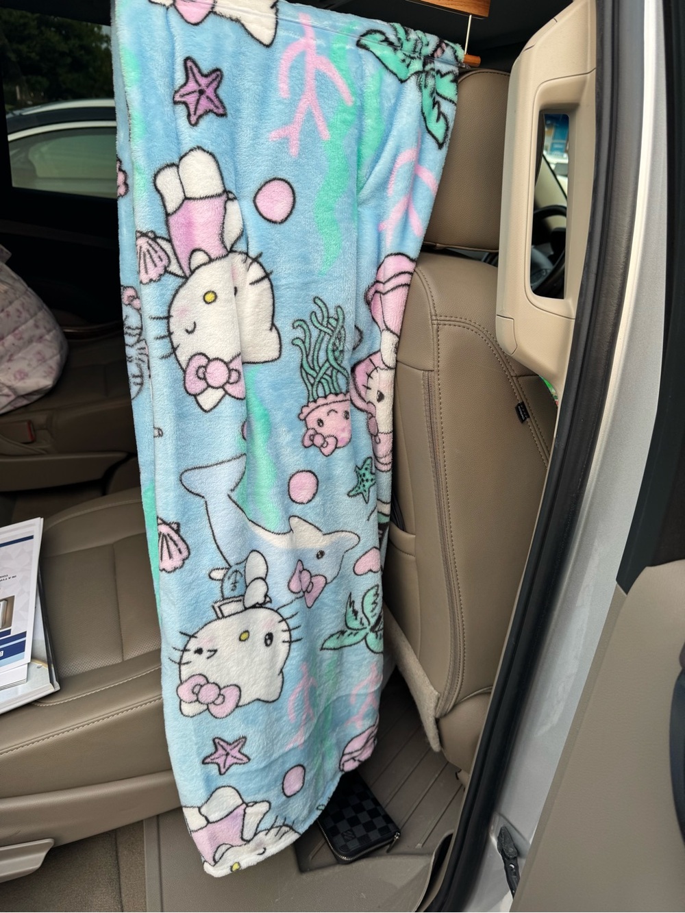 Hello Kitty sea life Aqua & Pink Fleece Throw Blanket